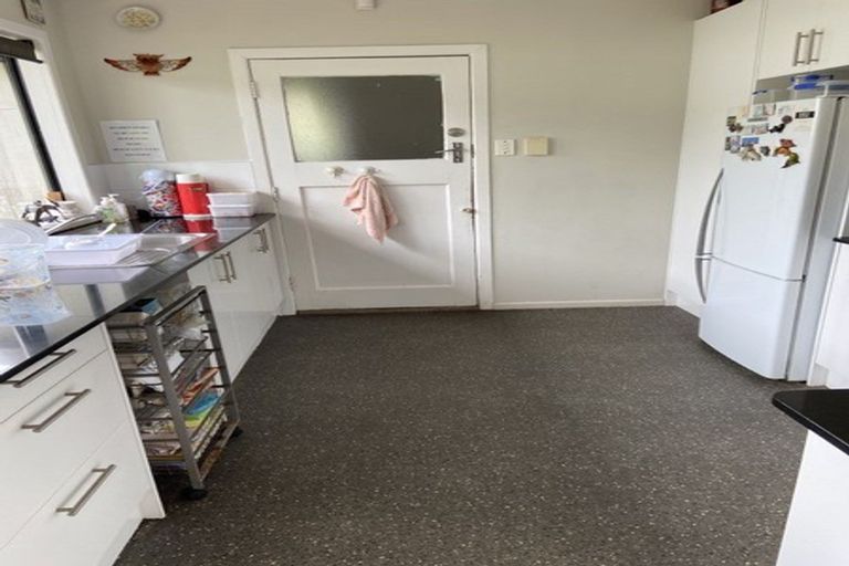 Photo of property in 122 Mahia Road, Wattle Downs, Auckland, 2103