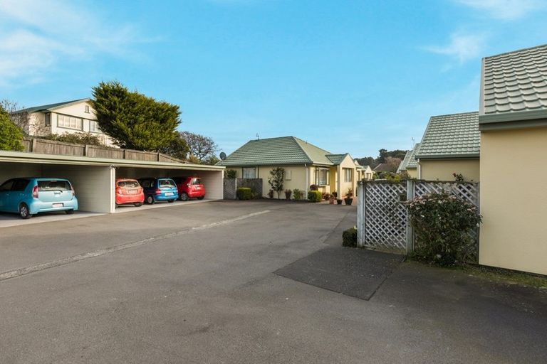 Photo of property in 2/90 Hawke Street, New Brighton, Christchurch, 8083