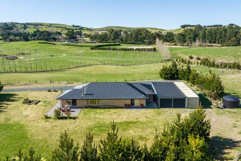 Photo of property in 57 Charnley Way, Kinloch, Taupo, 3385