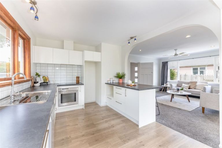 Photo of property in 215 Breezes Road, Aranui, Christchurch, 8061