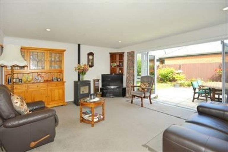 Photo of property in 2 Thoresby Mews, Avonhead, Christchurch, 8042