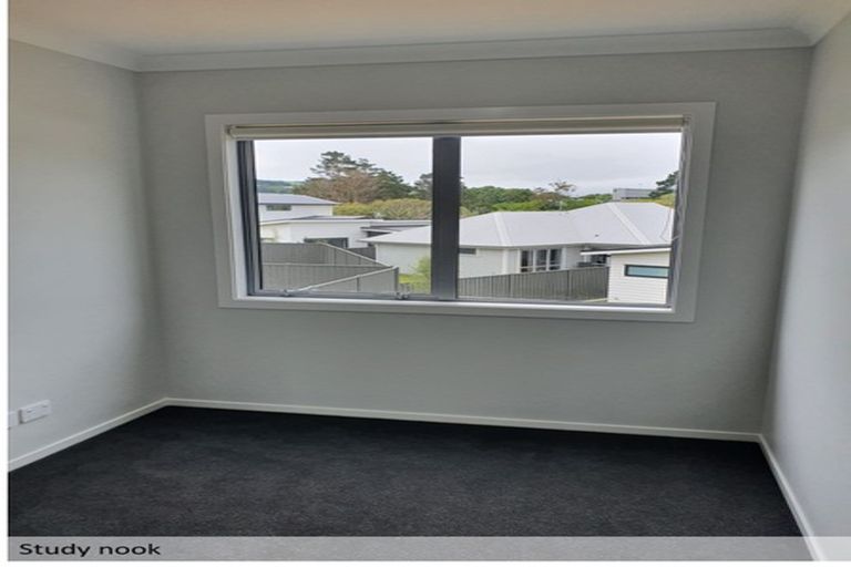 Photo of property in 6 Tieke Lane, Kenepuru, Porirua, 5022
