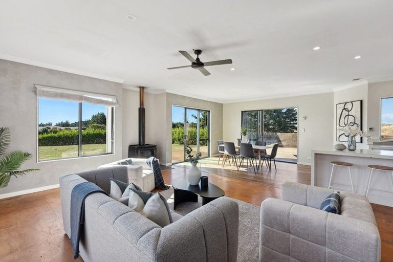 Photo of property in 9 Waitaheke Road, Te Horo, Otaki, 5581