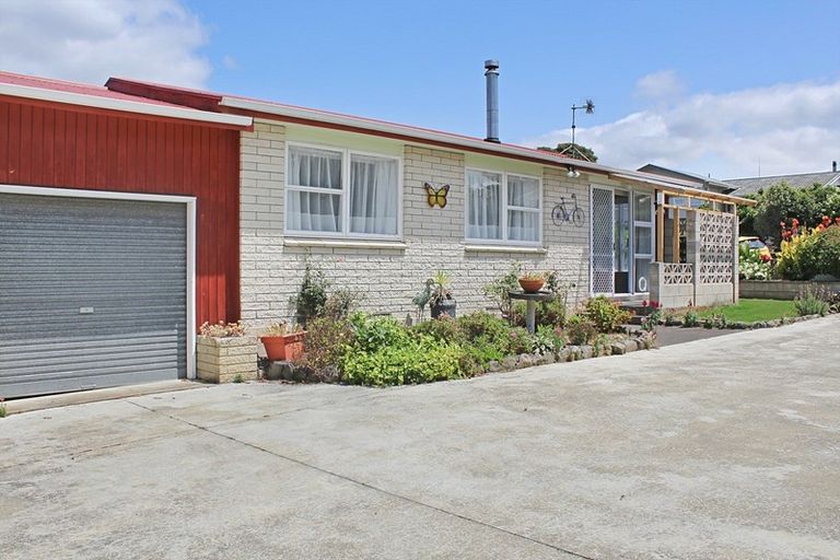 Photo of property in 16 Ries Street, Dannevirke, 4930