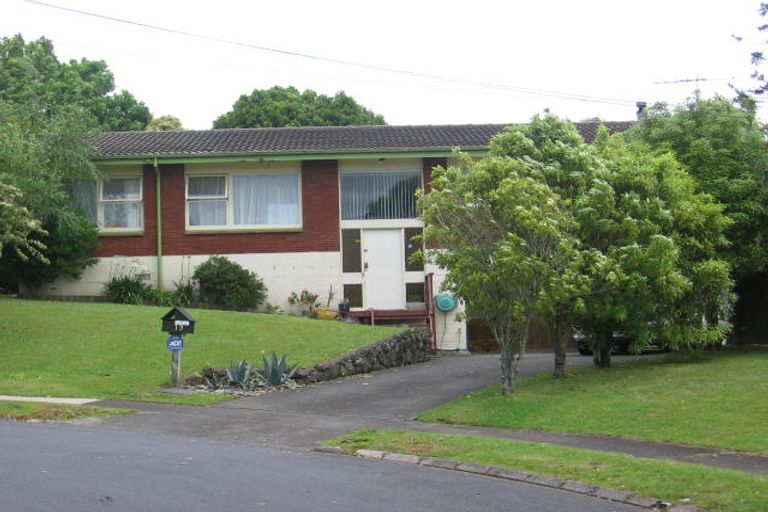Photo of property in 13 Boys Place, Pakuranga Heights, Auckland, 2010