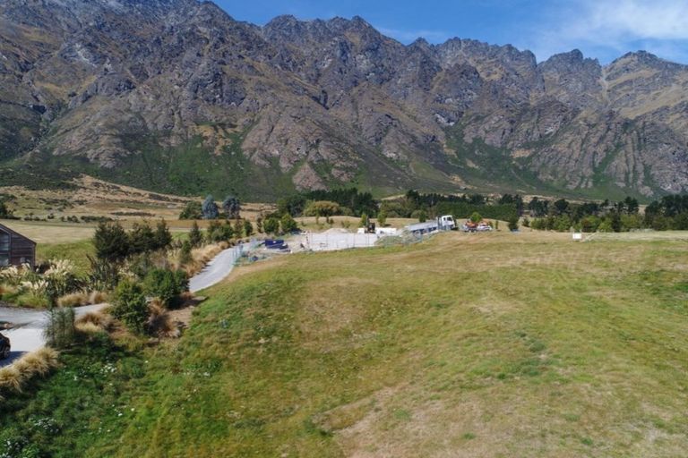 Photo of property in 5 Rabbiters Drive, Jacks Point, Queenstown, 9371