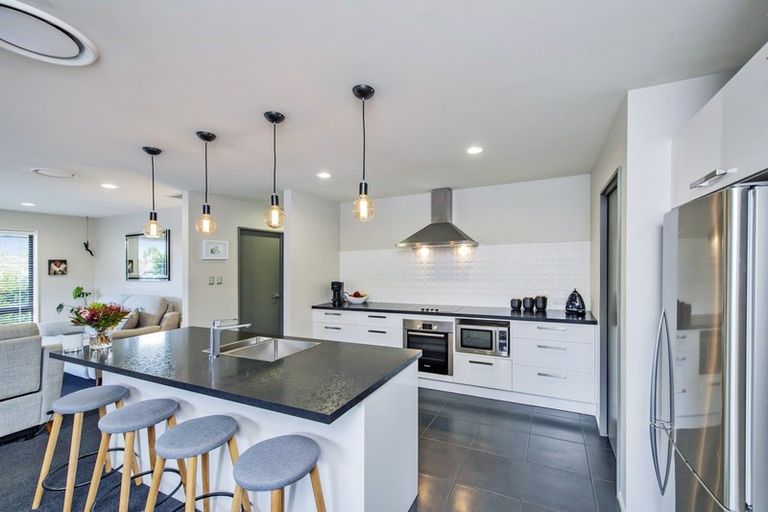 Photo of property in 17 Old Red Barn Road, Halswell, Christchurch, 8025