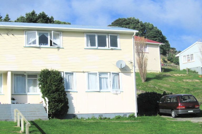 Photo of property in 2a-2b Devon Place, Cannons Creek, Porirua, 5024