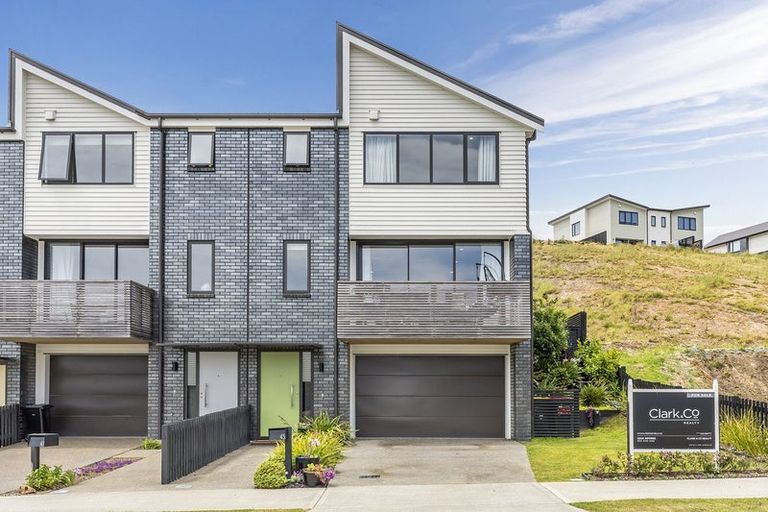 Photo of property in 43 Holystone Road, Whitby, Porirua, 5024