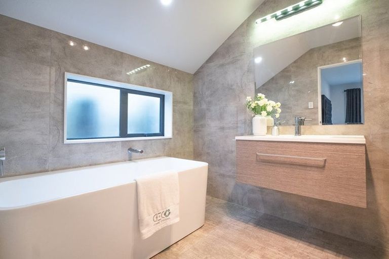 Photo of property in 23 Reserva Crescent, Kumeu, 0810