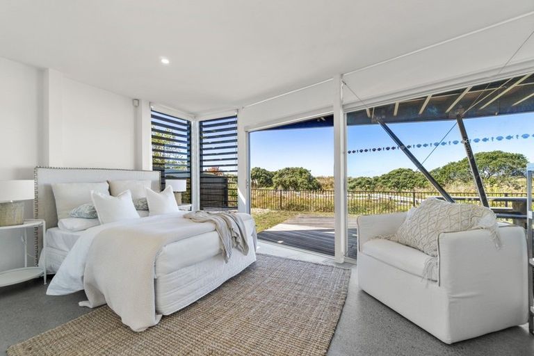 Photo of property in 4 Lagoon Way, Omaha, 0986