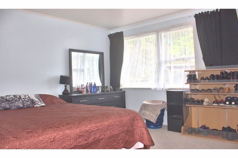 Photo of property in 23 Laura Street, Kelston, Auckland, 0602