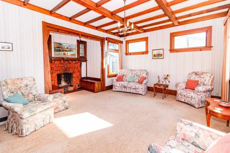 Photo of property in 12 Saint Leonard Street, Saint Johns Hill, Whanganui, 4501