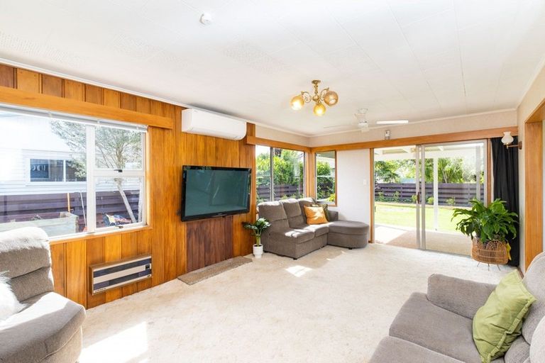 Photo of property in 1 Yeo Place, Taradale, Napier, 4112