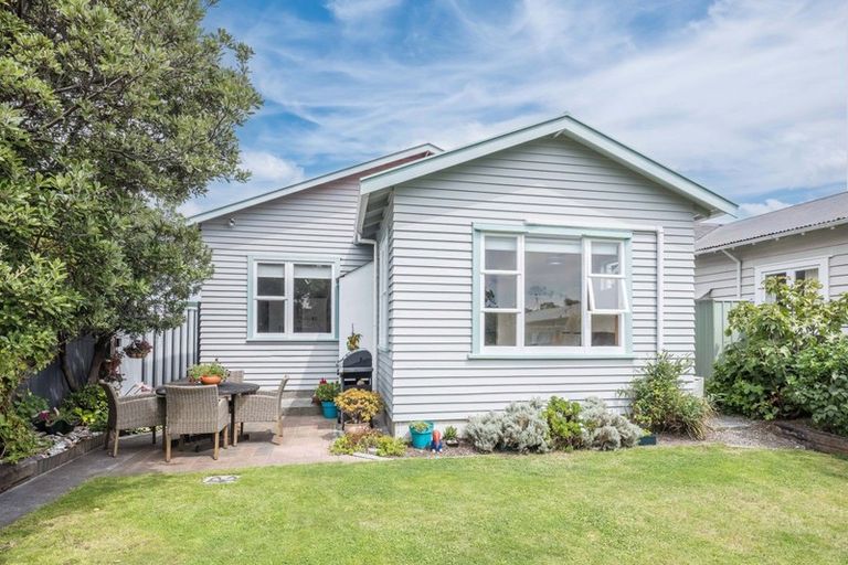 Photo of property in 23 Resolution Street, Lyall Bay, Wellington, 6022