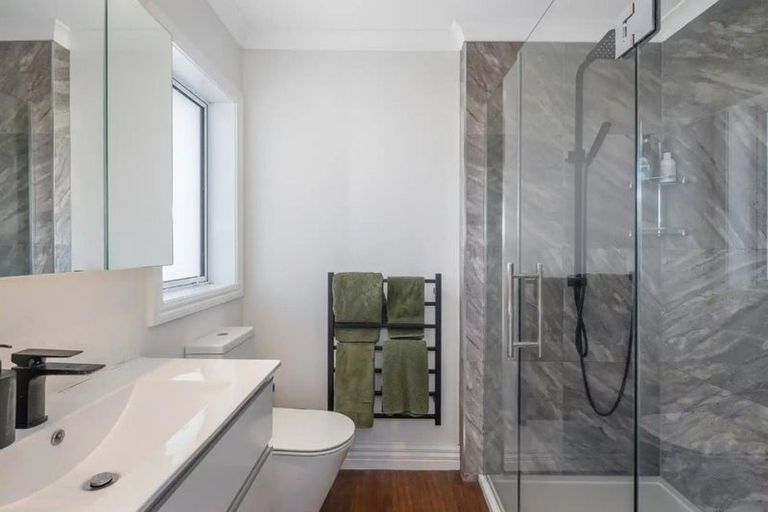 Photo of property in 30 Grumman Lane, Newlands, Wellington, 6037