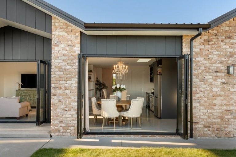 Photo of property in 10 Saint Thomas Avenue, Pyes Pa, Tauranga, 3112