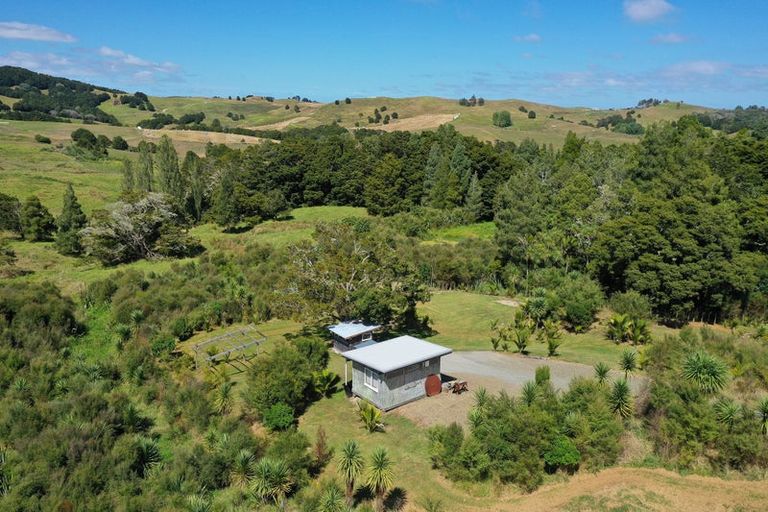 Photo of property in 147 Whaka Road, Maungaturoto, 0520