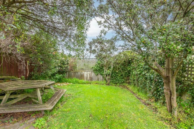 Photo of property in 5 Mitchell Grove, Ranui, Porirua, 5024