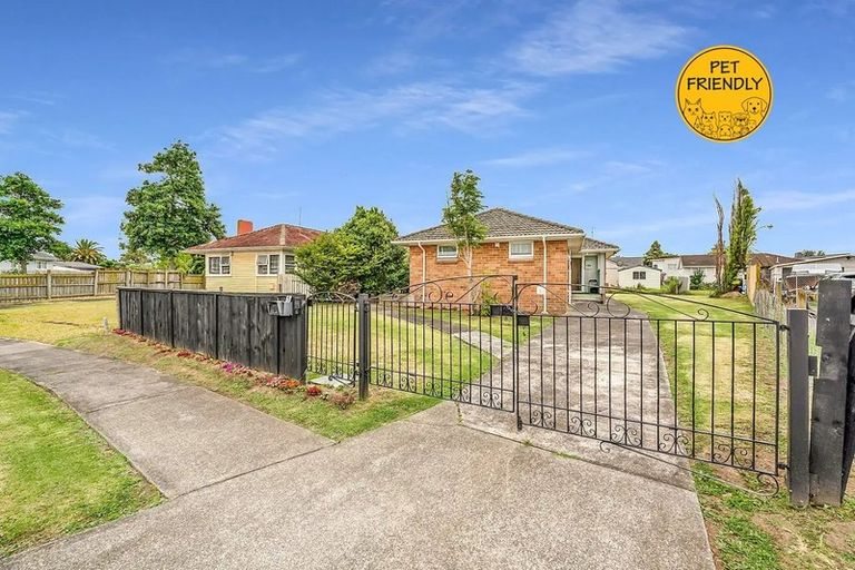 Photo of property in 5 Corsair Crescent, Mangere, Auckland, 2022