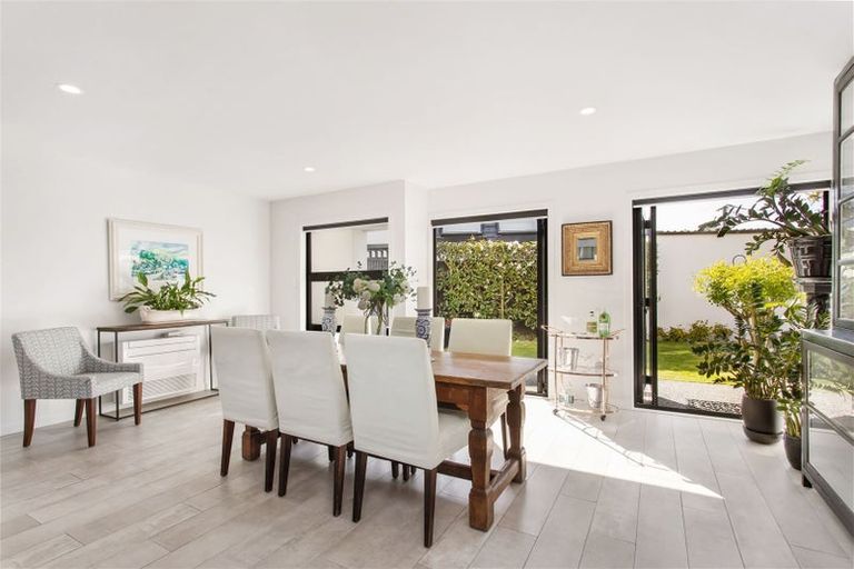 Photo of property in 2a Wairarapa Terrace, Merivale, Christchurch, 8014