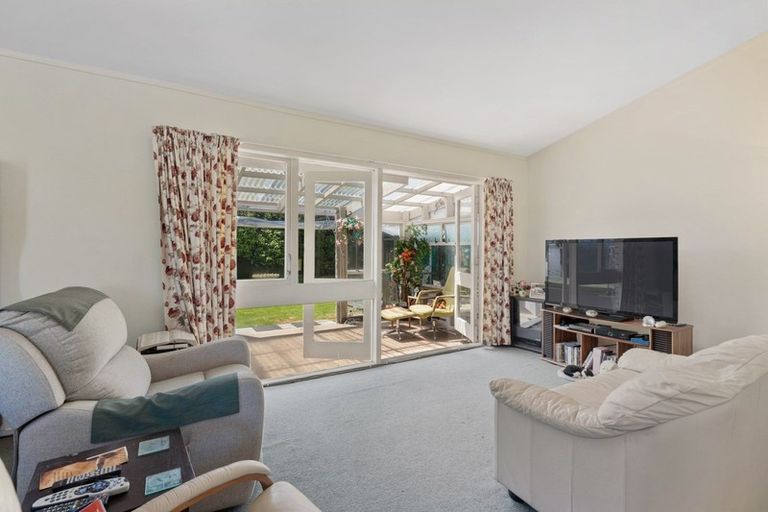 Photo of property in 37 Kent Street, Levin, 5510