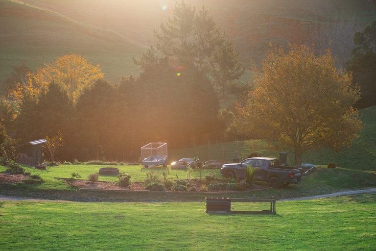 Photo of property in 73 Bayer Road, Puhoi, 0994