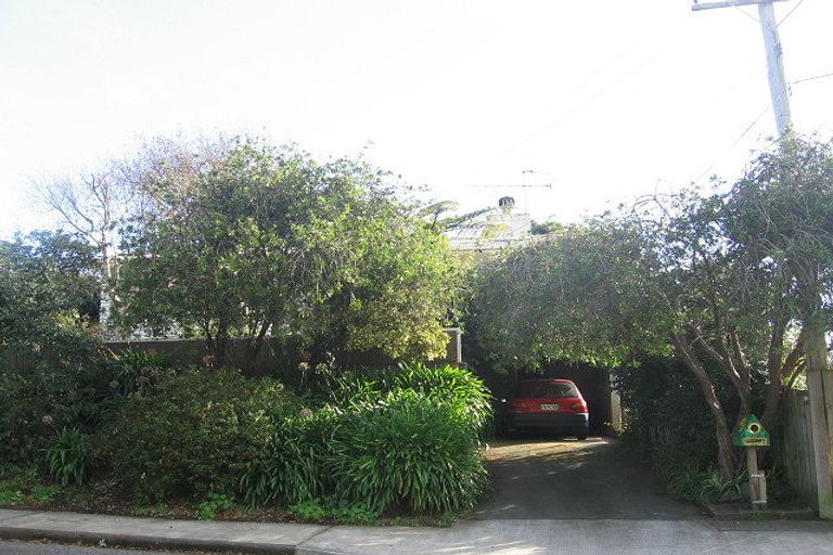 Photo of property in 57 Aorangi Road, Paraparaumu, 5032