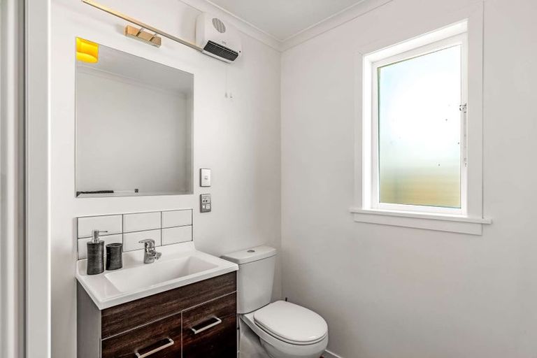 Photo of property in 42 Limbrick Street, Terrace End, Palmerston North, 4410