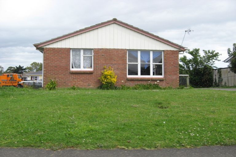 Photo of property in 35 Idlewild Avenue, Mangere, Auckland, 2022