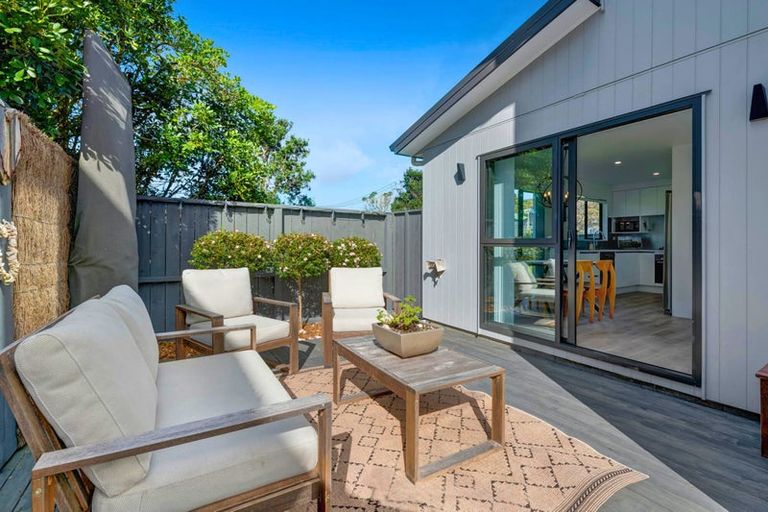 Photo of property in 4 William Bayes Place, Red Beach, 0932