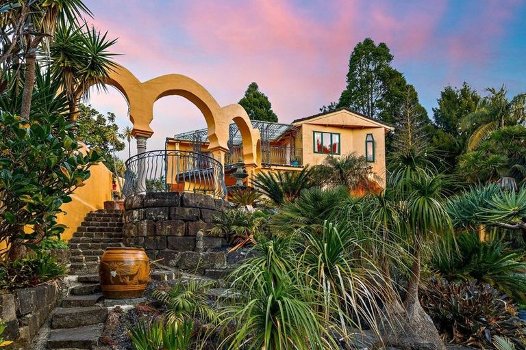 Photo of property in 102 Opanuku Road, Henderson Valley, Auckland, 0612