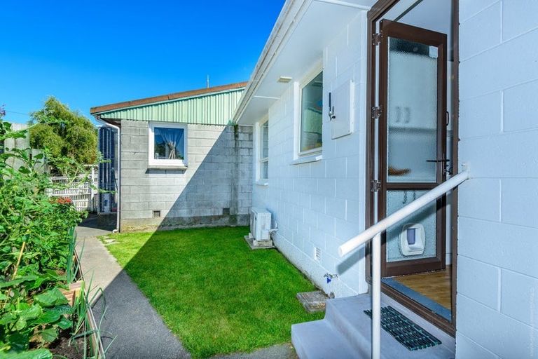 Photo of property in 2/118 Geraldine Street, Edgeware, Christchurch, 8013