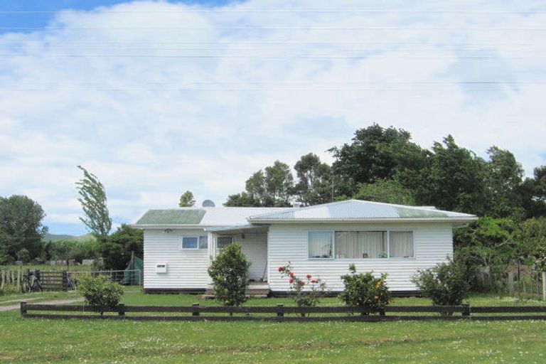 Photo of property in 74 Banks Street, Tolaga Bay, 4077