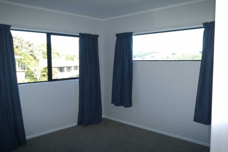 Photo of property in 94 Woodman Drive, Tawa, Wellington, 5028