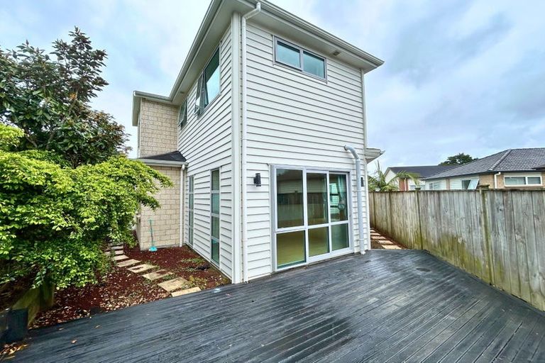 Photo of property in 21f Stamford Crescent, Flat Bush, Auckland, 2019