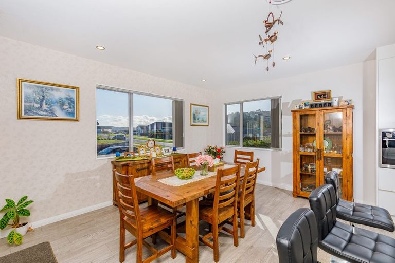 Photo of property in 6 Josh Road, Huapai, Kumeu, 0810