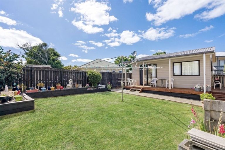 Photo of property in 18 Dungarvon Place, Clendon Park, Auckland, 2103
