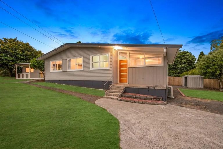 Photo of property in 5 Rondorlyn Place, Manurewa, Auckland, 2102