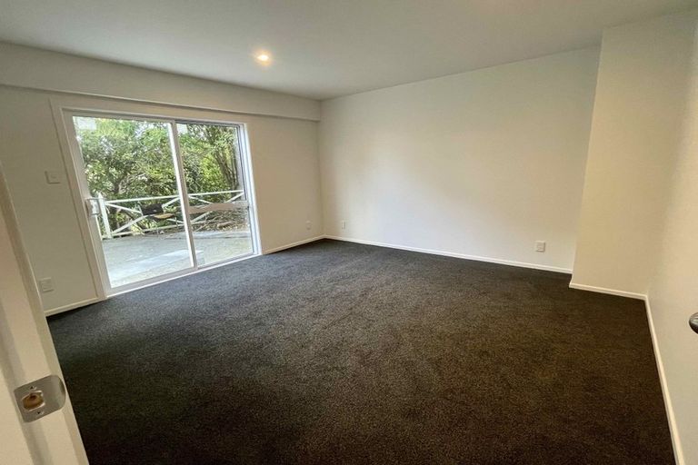 Photo of property in 17 Amapur Drive, Khandallah, Wellington, 6035