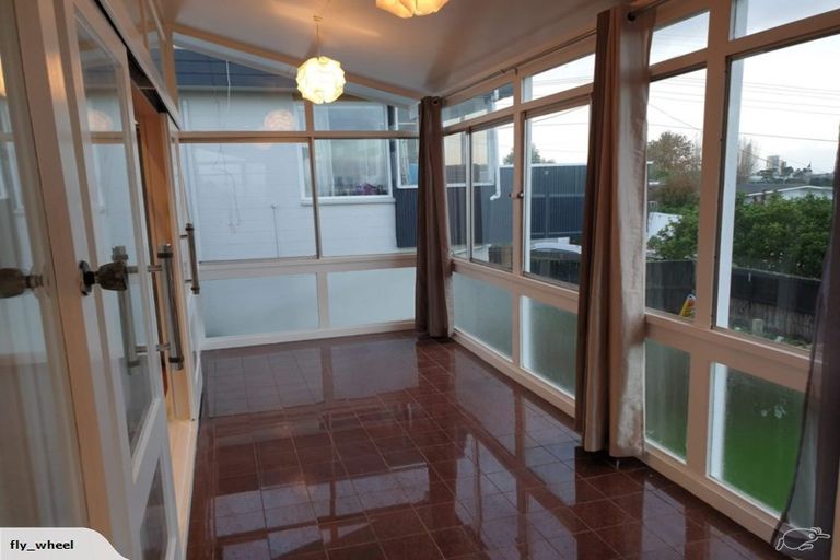 Photo of property in 109 Sylvan Avenue, Northcote, Auckland, 0627