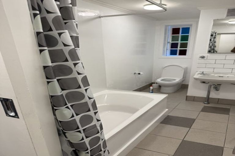 Photo of property in 51 Northland Road, Northland, Wellington, 6012