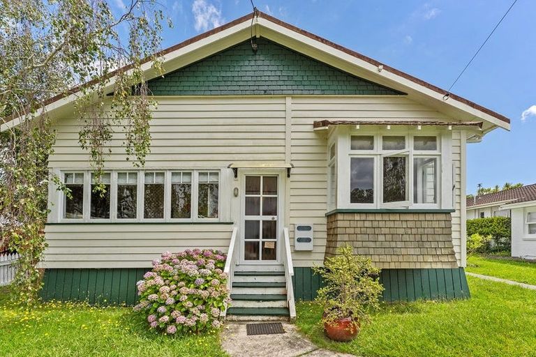 Photo of property in 56 Ngataringa Road, Devonport, Auckland, 0624