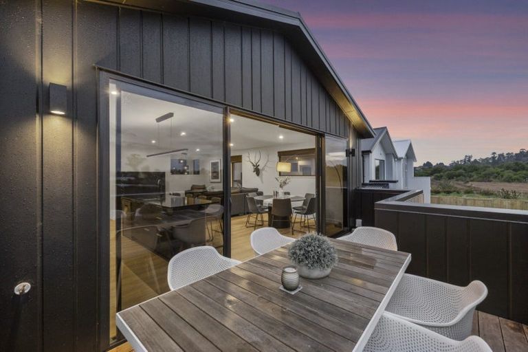 Photo of property in 31 Hinaki Street, Poike, Tauranga, 3112