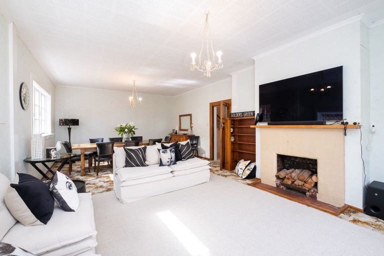 Photo of property in 12 Lighthouse Road, Bluff Hill, Napier, 4110