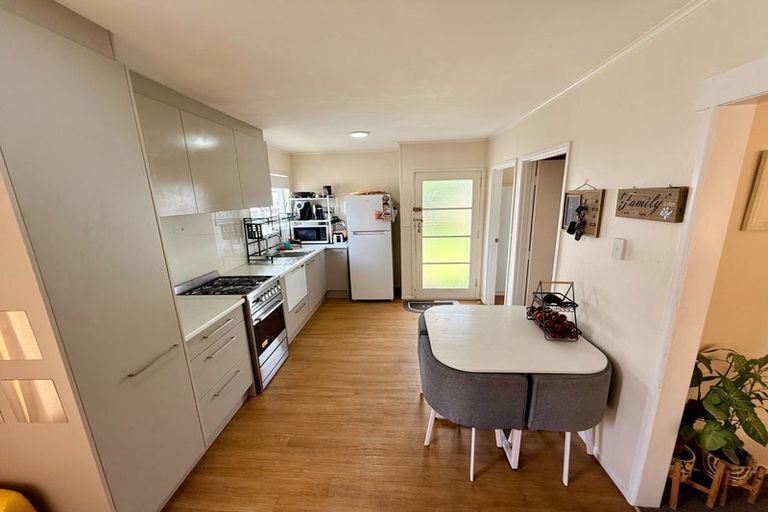 Photo of property in 38 Tairere Crescent, Rosehill, Papakura, 2113