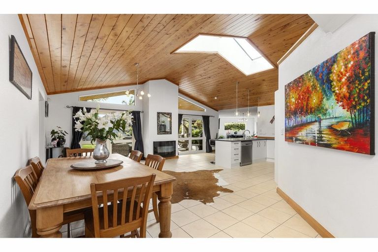 Photo of property in 2 Merlot Place, Rototuna, Hamilton, 3210