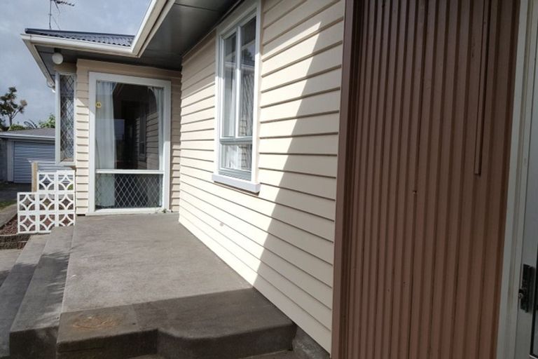 Photo of property in 25 Brookes Terrace, Waitara, 4320