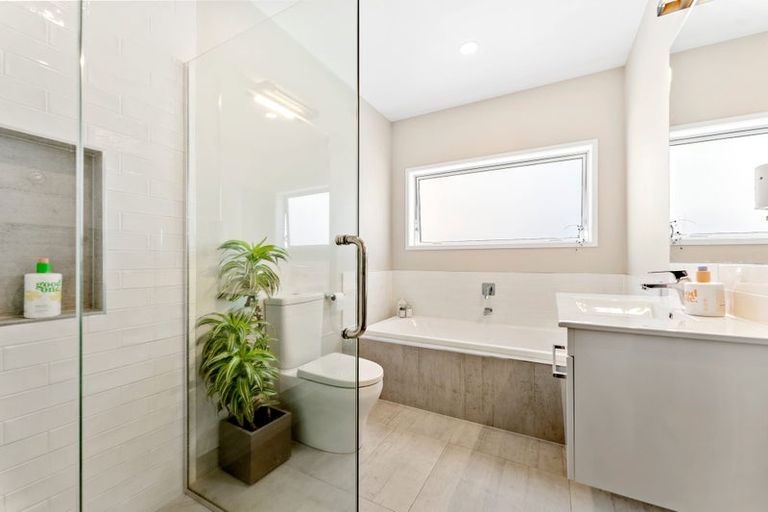 Photo of property in 9 Tirohanga Crescent, Stanmore Bay, Whangaparaoa, 0932