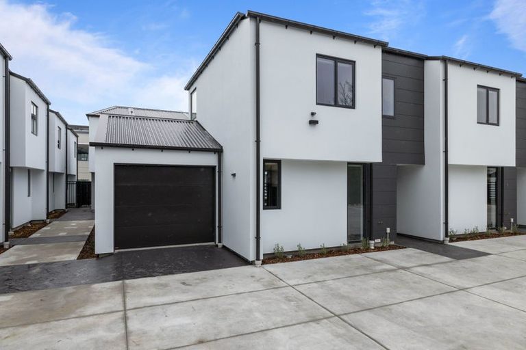 Photo of property in 7/43 New Brighton Road, Shirley, Christchurch, 8061